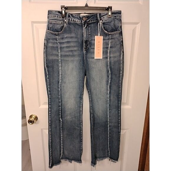 NWT...Risen Los Angeles High Rise Jeans with Flare Legs 2XL - Picture 3 of 16